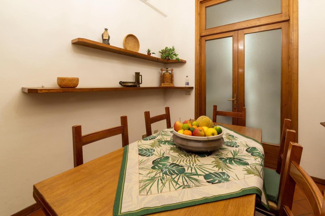 110 Sqm Apartment 6 Sleeps In Santa Croce Florence Extérieur photo