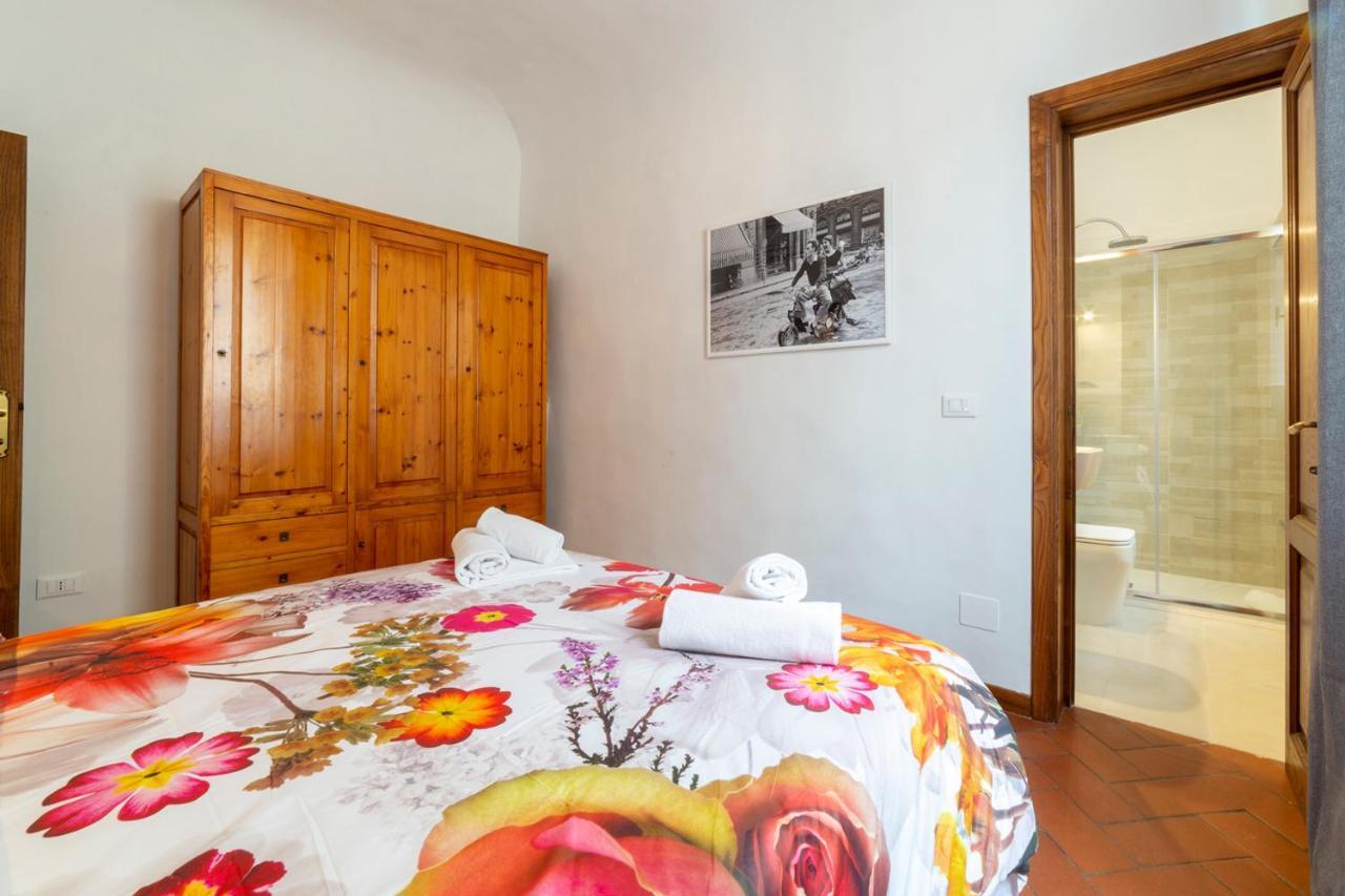 110 Sqm Apartment 6 Sleeps In Santa Croce Florence Extérieur photo